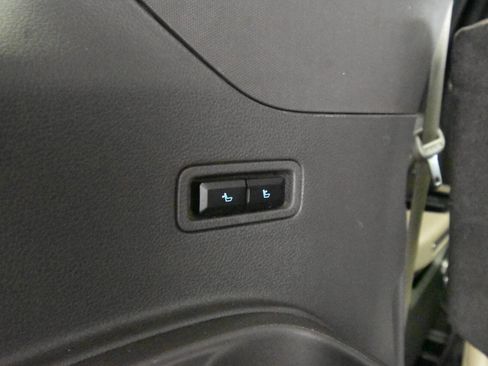 Used 2021 Ford Expedition XLT image 35