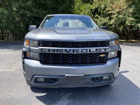 Used 2020 Chevrolet Silverado 1500 Custom w/ Custom Value Package AWD/4WD image 3