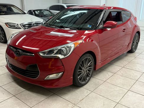Used 2013 Hyundai Veloster RE:MIX Edition image 3
