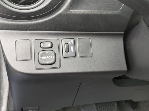 Used 2014 Toyota Prius C Two image 17