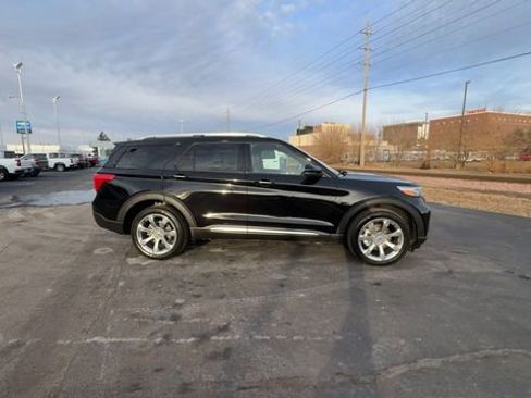 Used 2020 Ford Explorer Platinum w/ Premium Technology Package image 9