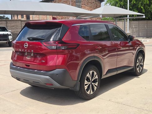 Used 2023 Nissan Rogue SV FWD image 3
