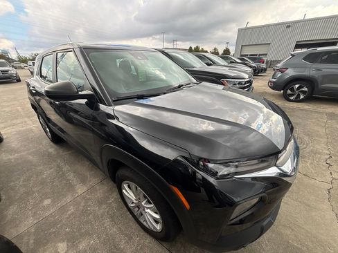Used 2023 Chevrolet TrailBlazer LS FWD image 4