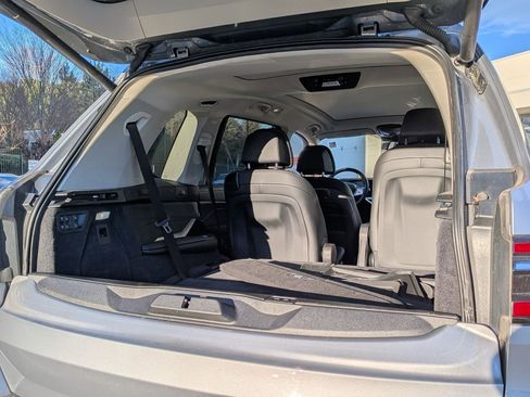 Used 2025 BMW X7 xDrive40i w/ Premium Package image 32