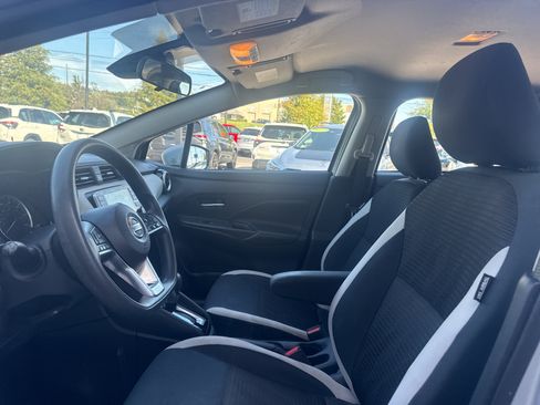 Used 2020 Nissan Versa SV FWD image 9
