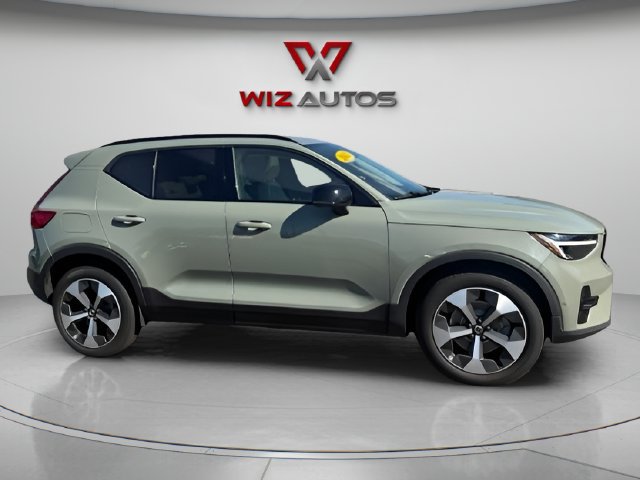 Used 2023 Volvo XC40 B5 Plus w/ Driver Assist Package AWD/4WD image 6