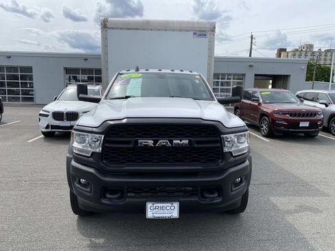 Used 2022 RAM 4500 Tradesman RWD image 3