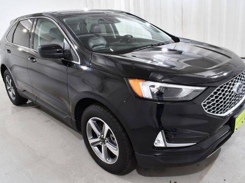 Used 2023 Ford Edge SEL w/ Convenience Package image 5