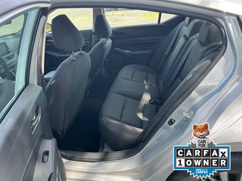 Used 2024 Nissan Altima 2.5 SV FWD image 17