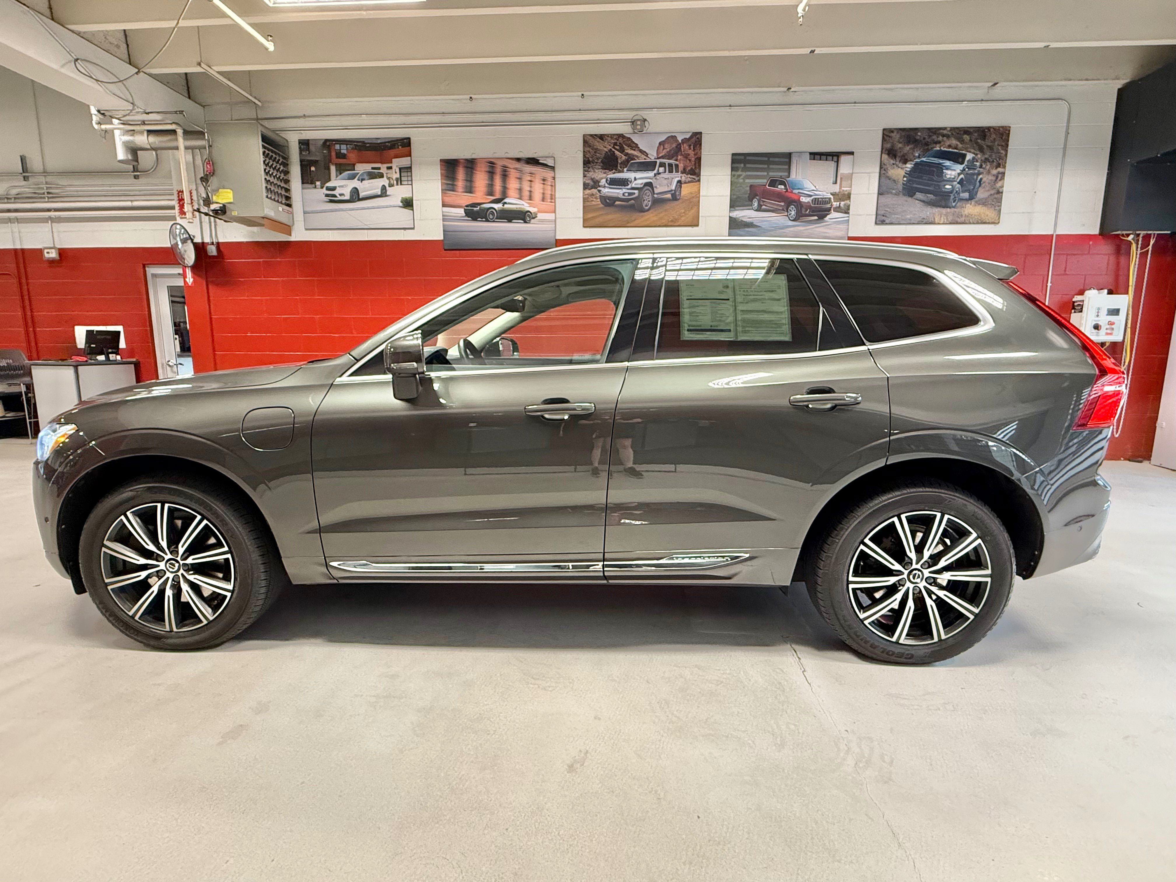 Used 2020 Volvo XC60 T8 Inscription AWD/4WD image 3