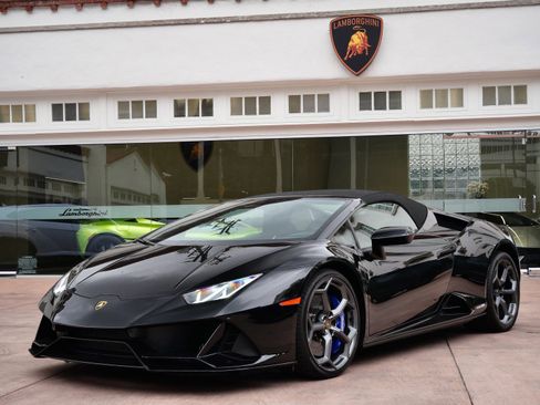 Used 2024 Lamborghini Huracan EVO image 12