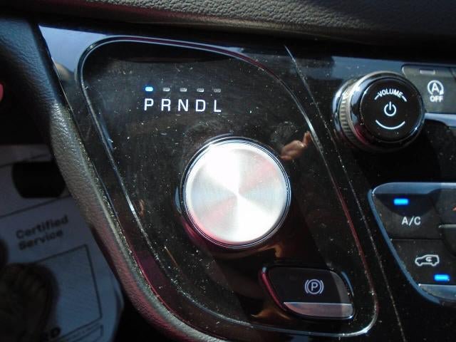 Used 2025 Chrysler Pacifica Select FWD image 10
