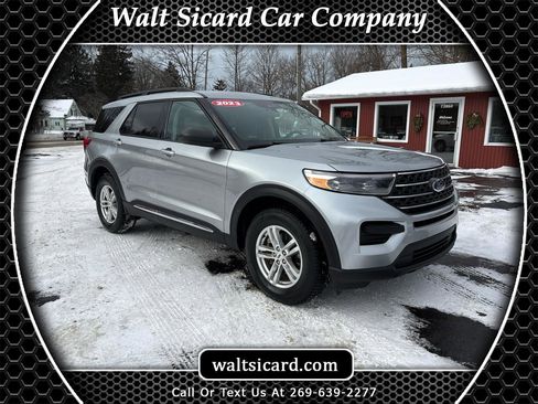 Used 2023 Ford Explorer XLT image 1