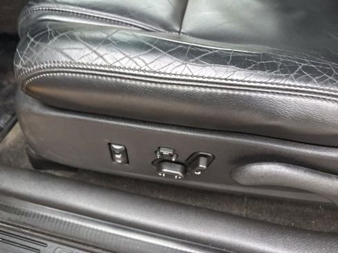 Used 2005 Chevrolet SSR w/ Preferred Equipment Group image 11