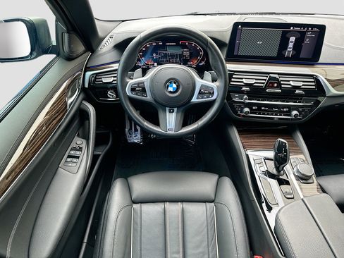 Used 2023 BMW M550i xDrive AWD/4WD image 18