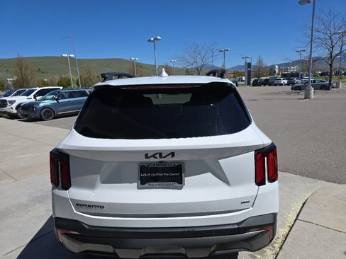 Certified 2025 Kia Sorento SX AWD/4WD image 6