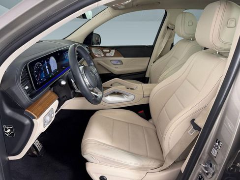 Used 2023 Mercedes-Benz GLS 450 4MATIC image 5