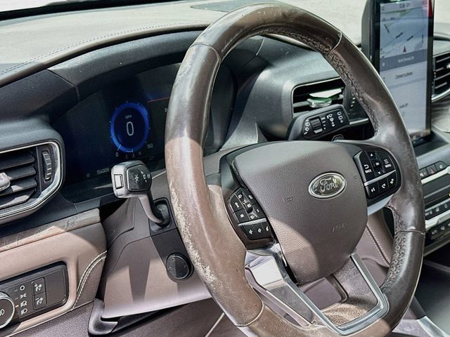 Used 2020 Ford Explorer Platinum w/ Premium Technology Package AWD/4WD image 11