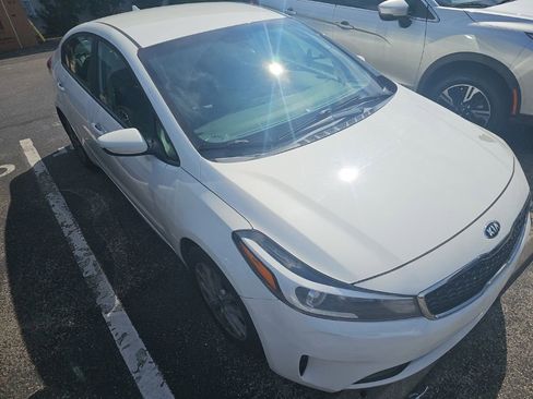 Used 2017 Kia Forte LX FWD image 4