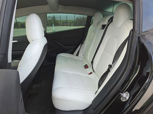 Used 2022 Tesla Model 3 Long Range image 5