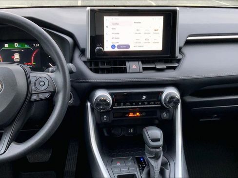 Used 2025 Toyota RAV4 XLE image 7