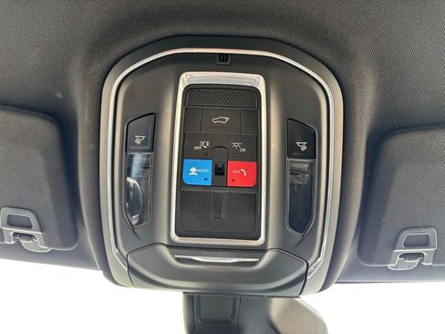 Used 2022 Jeep Grand Cherokee Altitude AWD/4WD image 17