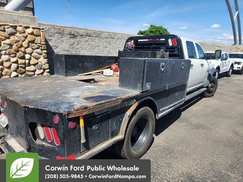 Used 2017 RAM 5500 Tradesman w/ Chrome Appearance Group AWD/4WD image 5
