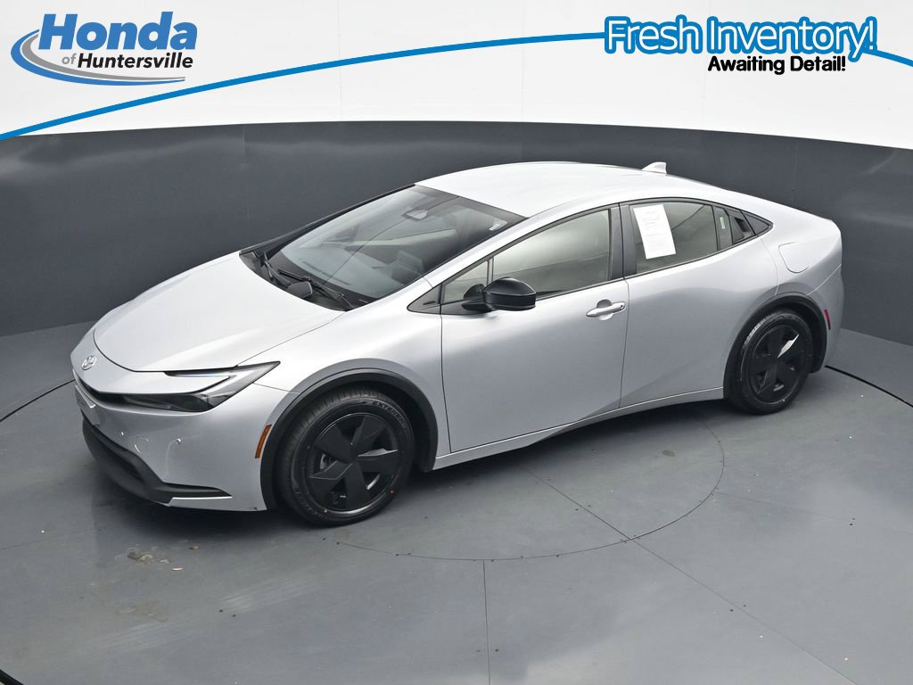 Used 2025 Toyota Prius LE FWD image 20