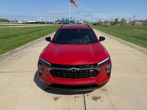 New 2026 Chevrolet Trax RS w/ Sunroof Package image 11