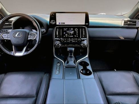 Used 2024 Lexus LX 600 4WD w/ Luxury Package image 15