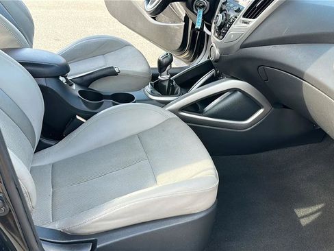 Used 2013 Hyundai Veloster w/ Style Pkg FWD image 24
