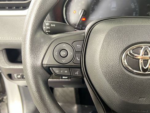 Used 2024 Toyota RAV4 XLE w/ Convenience Package FWD image 19