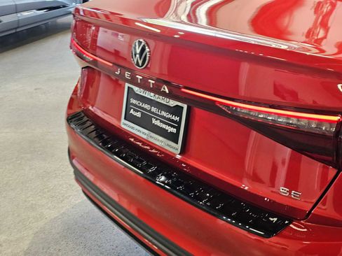 New 2025 Volkswagen Jetta SE image 13