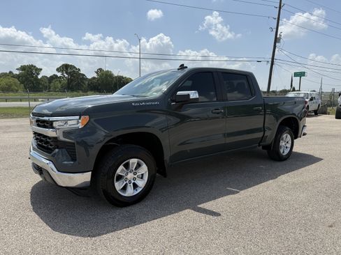 Used 2025 Chevrolet Silverado 1500 LT AWD/4WD image 7