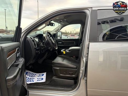 Used 2024 RAM 2500 Laramie AWD/4WD image 10