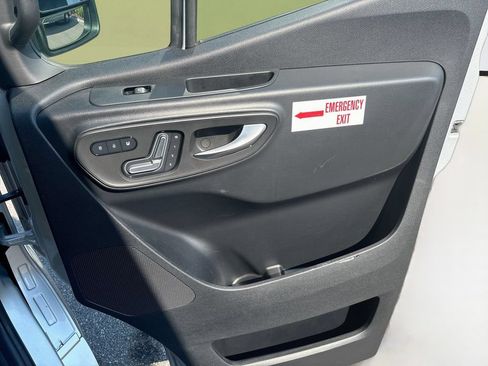 Used 2023 Mercedes-Benz Sprinter 3500 image 38