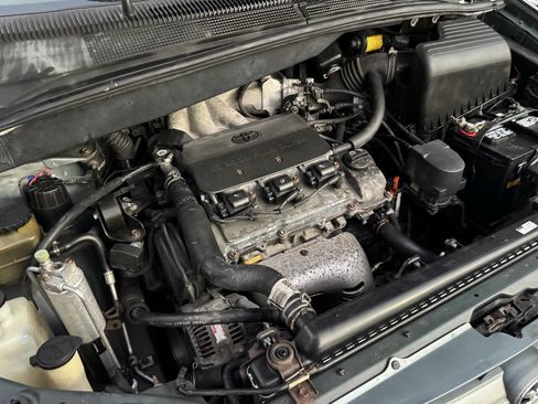 Used 1998 Toyota Sienna XLE image 18