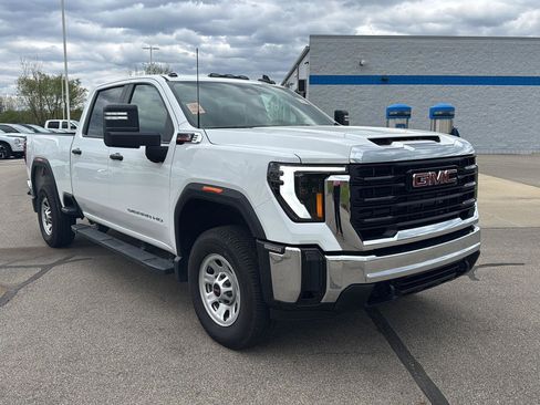 Used 2024 GMC Sierra 2500 Pro AWD/4WD image 7