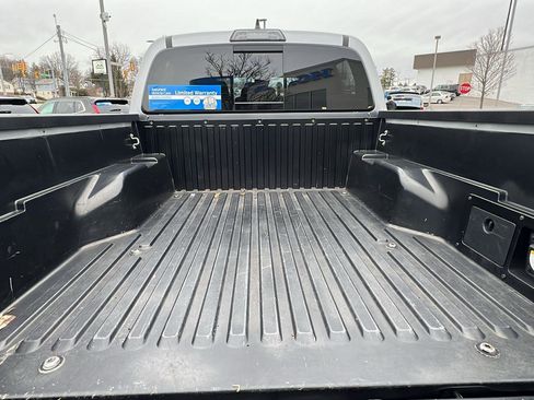 Used 2019 Toyota Tacoma TRD Off-Road image 16