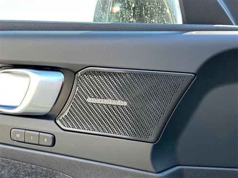 New 2026 Volvo XC40 B5 Plus w/ Protection Package Premier image 22