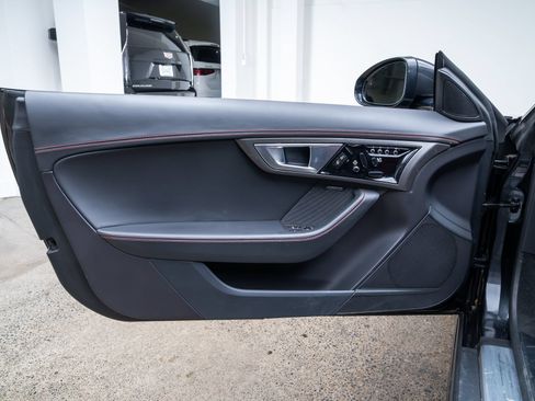 Used 2015 Jaguar F-TYPE R RWD image 15