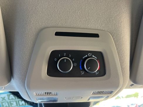 Used 2025 Ford Transit 350 XLT image 28