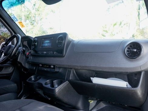 Used 2022 Mercedes-Benz Sprinter 1500 image 31