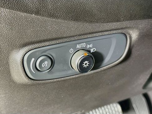 Used 2024 Chevrolet Equinox LT AWD/4WD image 12