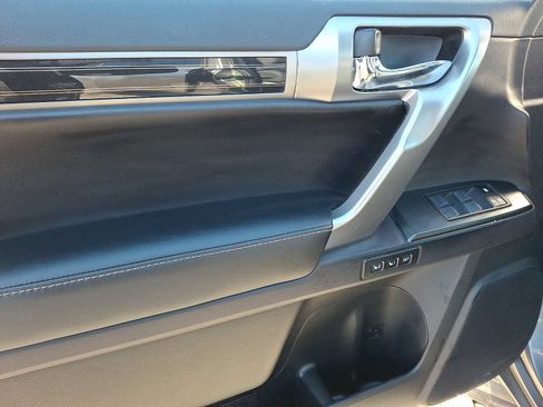 Used 2023 Lexus GX 460 Premium image 10