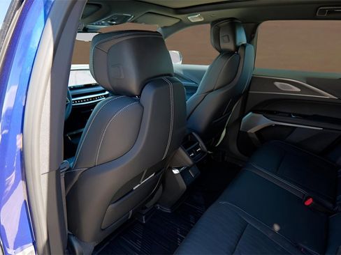 New 2026 Cadillac Lyriq Premium Sport image 17