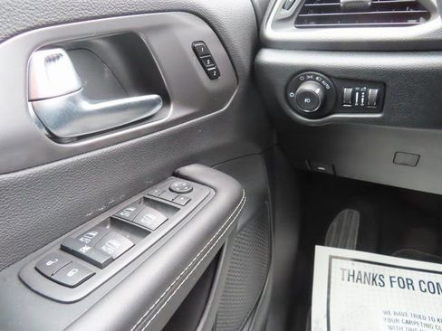 New 2026 Chrysler Pacifica Select image 30