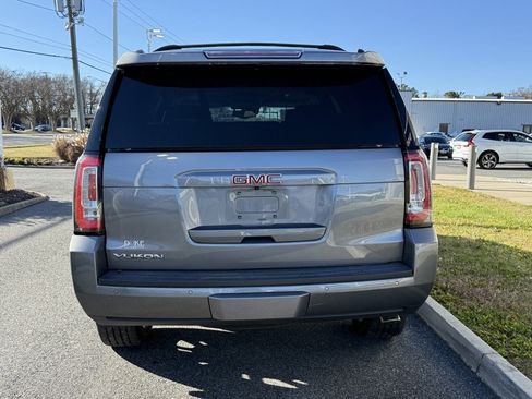 Used 2019 GMC Yukon SLT w/ Premium Edition image 11