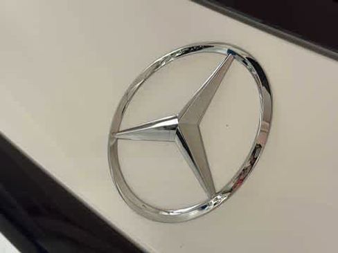Used 2026 Mercedes-Benz GLC 300 4MATIC image 9