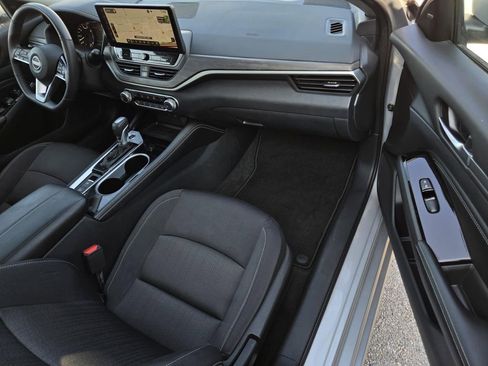 Certified 2023 Nissan Altima 2.5 SV w/ SV Premium Package image 8